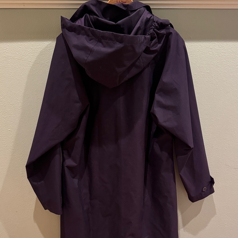 Travel Smith Women's Waterproof Long Purple Raincoat with Detachable Hood - Picture 6 of 16